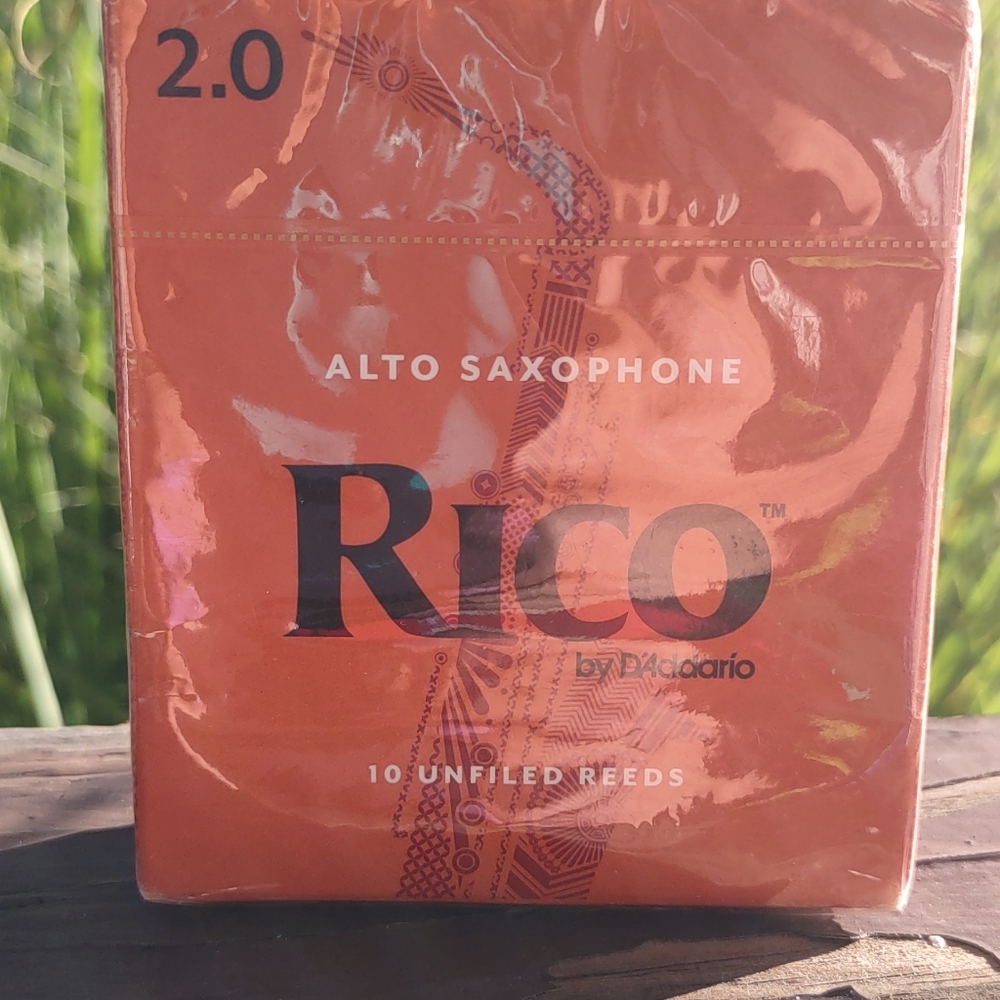 10 Pack Rico Alto Saxophone Unfiled Reeds Strength 2.5 RJA1025 NEW - Picture 5 of 9